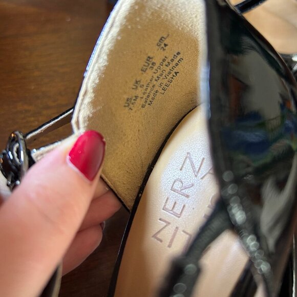 Naturalizer Women's Leesha Strappy Closed Toe Block Heel Pump - Picture 12 of 13